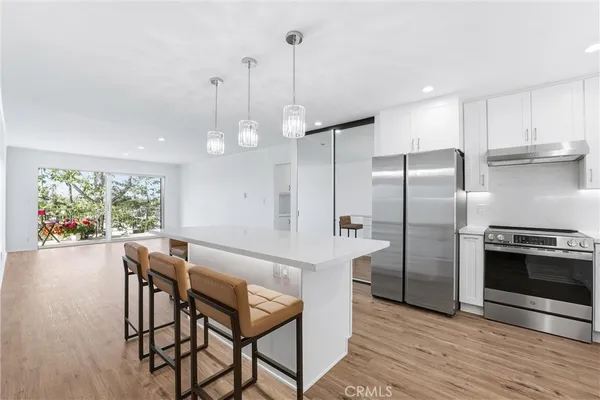 $4,000 | 200 McNeil Lane, Unit 17, Newport Beach, CA 92663