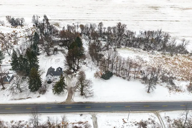 $319,900 | 5306 West Carson City Road, Greenville, MI 48838