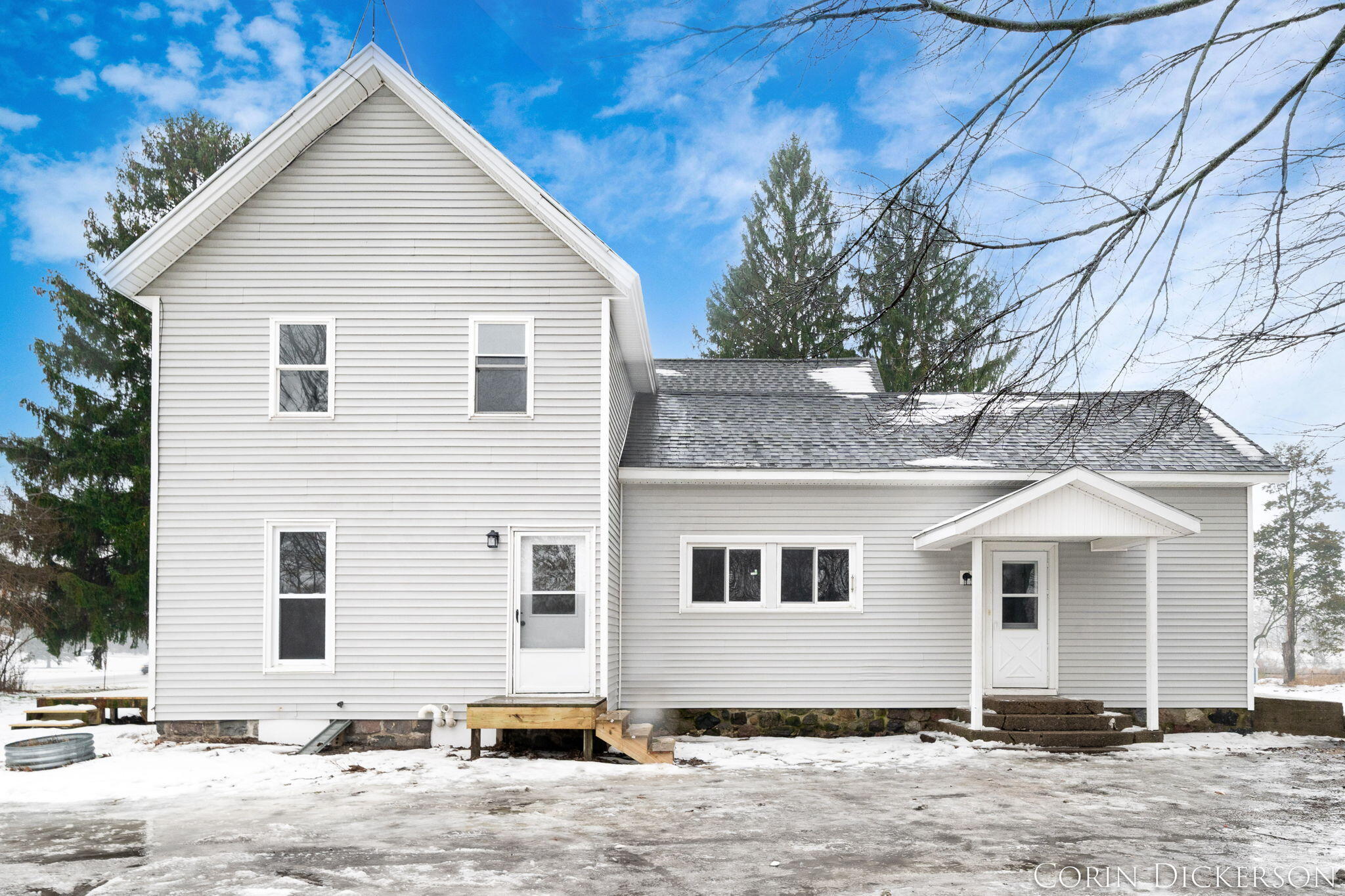 5306 West Carson City Road Greenville, MI 48838 - Photo 5 of 60 Front Elevation