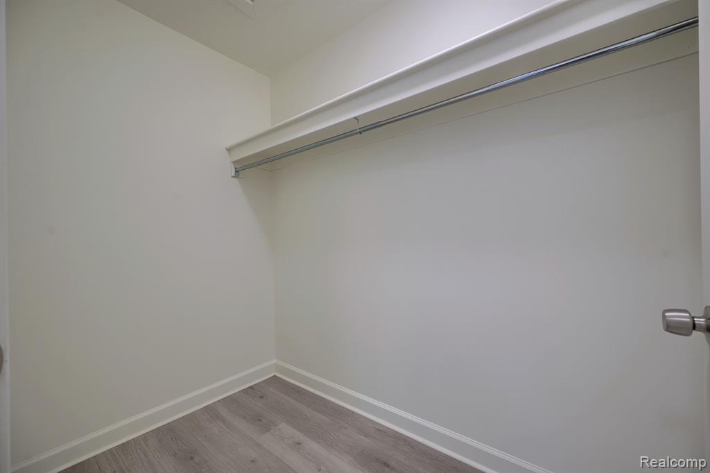 950 Leon Road Walled Lake, MI 48390 - Photo 19 of 36 Gallery Image 19
