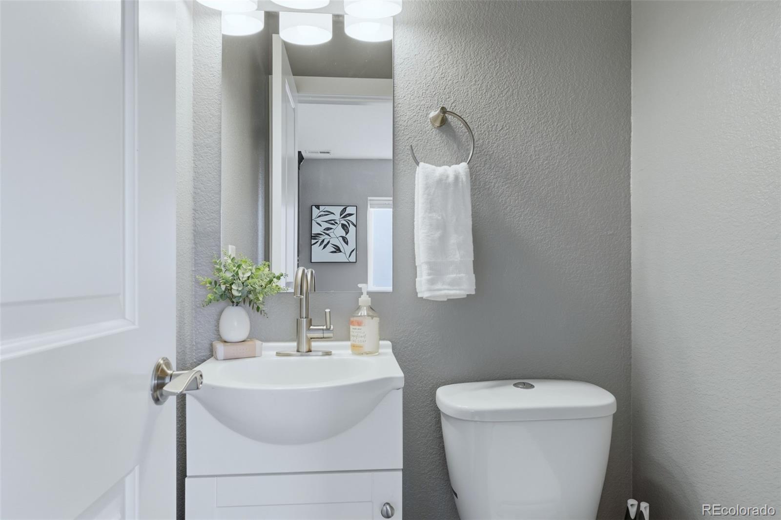 2737 Elizabeth Street Denver, CO 80205 - Photo 17 of 50