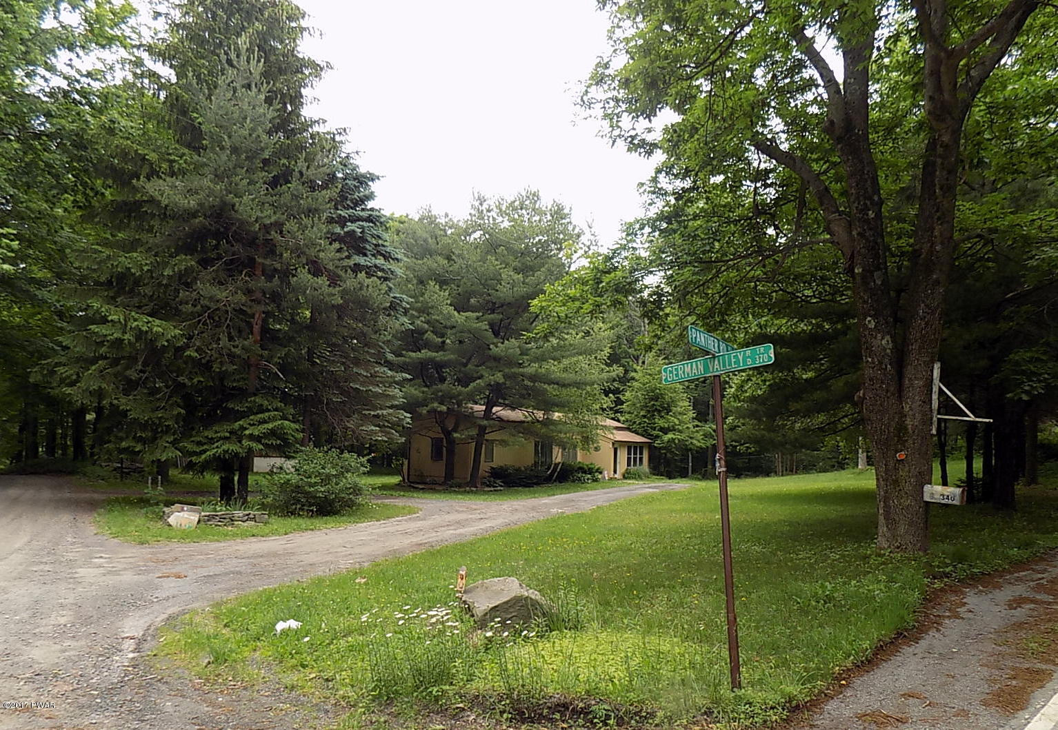 340 German Valley Road Canadensis, PA 18325 - Photo 3 of 11