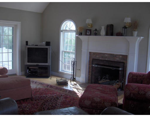 48 Meadowview Road Groton, MA 01450 - Photo 10 of 30 Gallery Image 10
