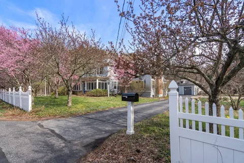 $1,695,000 | 58 Hartford Street, Dover, MA 02030