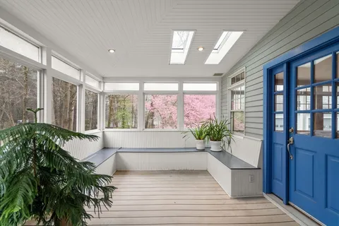 $1,695,000 | 58 Hartford Street, Dover, MA 02030