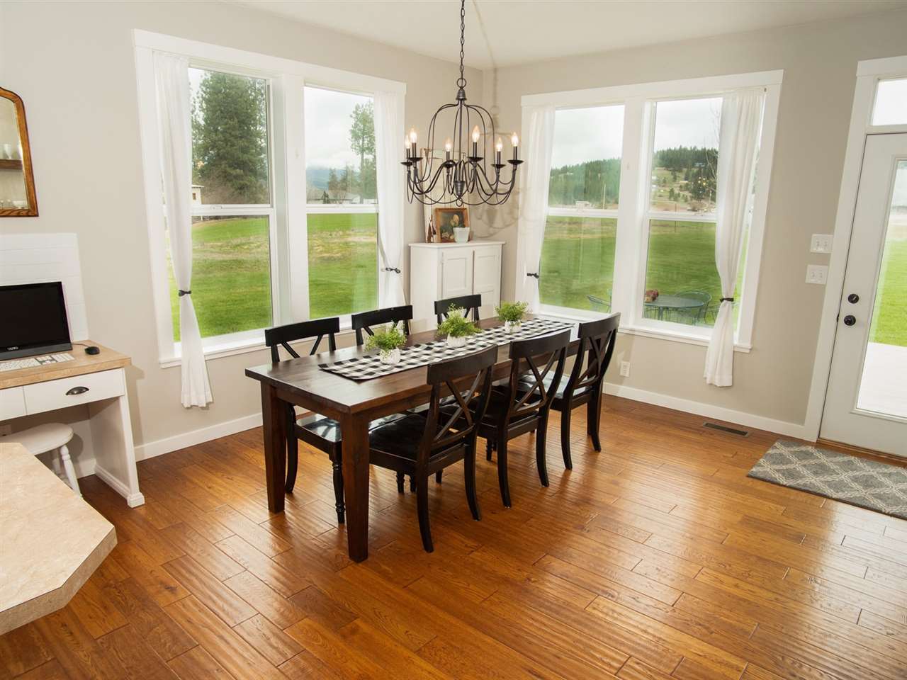 13312 North Peone Road Mead, WA 99021 - Photo 7 of 20