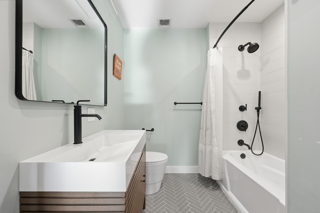 35 Tuckerman Street, Unit A Boston, MA 02127 - Photo 18 of 32