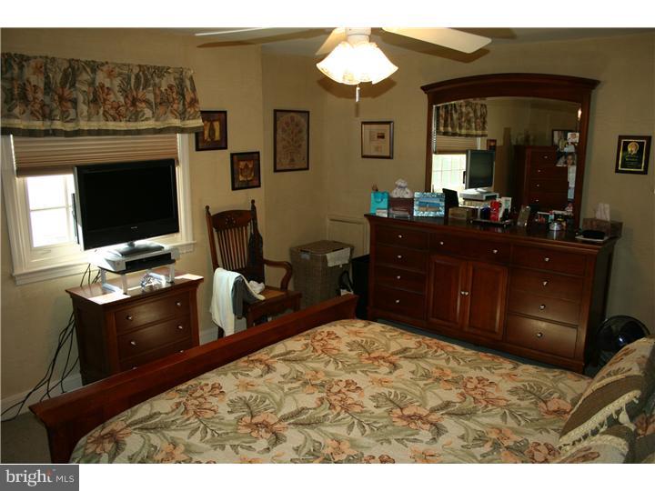 286 Valley View Road Springfield, PA 19064 - Photo 17 of 24 Bedroom - Main