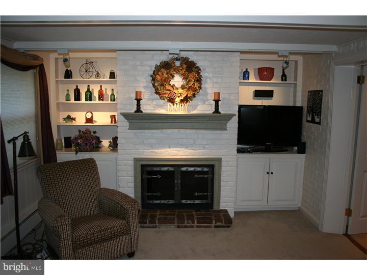 286 Valley View Road Springfield, PA 19064 - Photo 10 of 24 Family Room