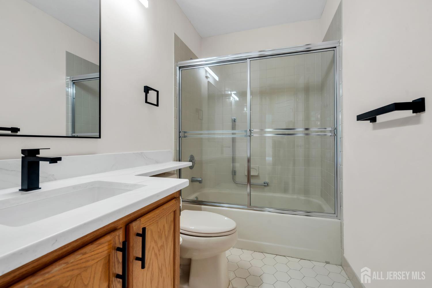 90D Winthrop Road, Unit G Monroe Township, NJ 08831 - Photo 6 of 50