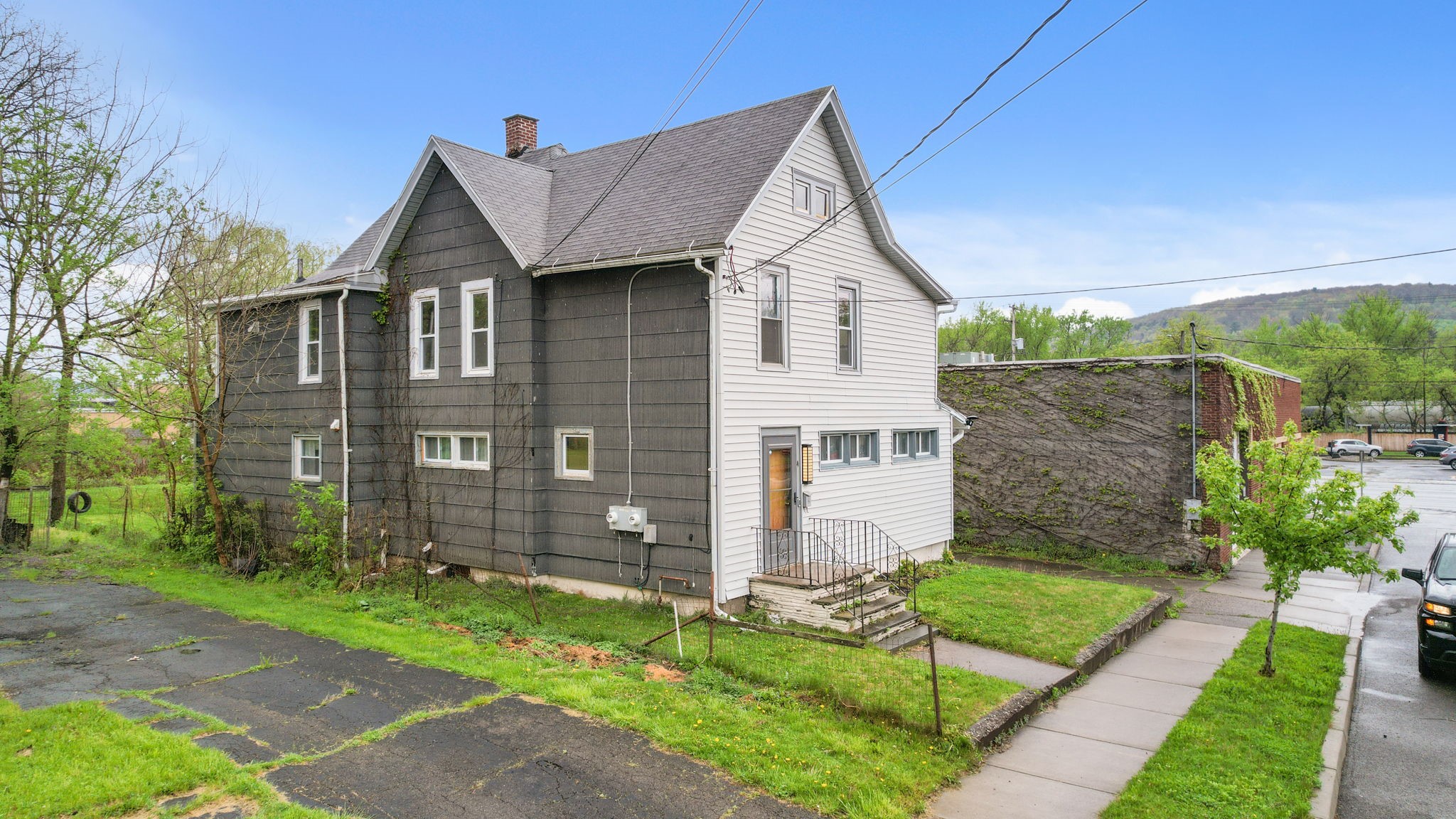 4 Riverside Street Binghamton, NY 13904 - Photo 2 of 34
