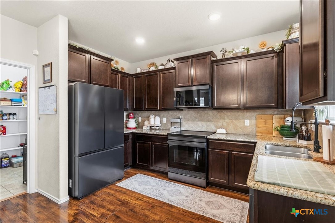 842 Hobby Road Copperas Cove, TX 76522 - Photo 9 of 39