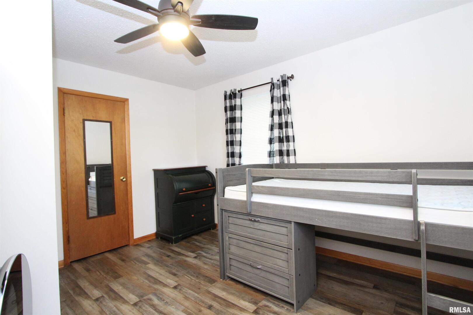 915 North 12th Street Clinton, IA 52732 - Photo 13 of 22