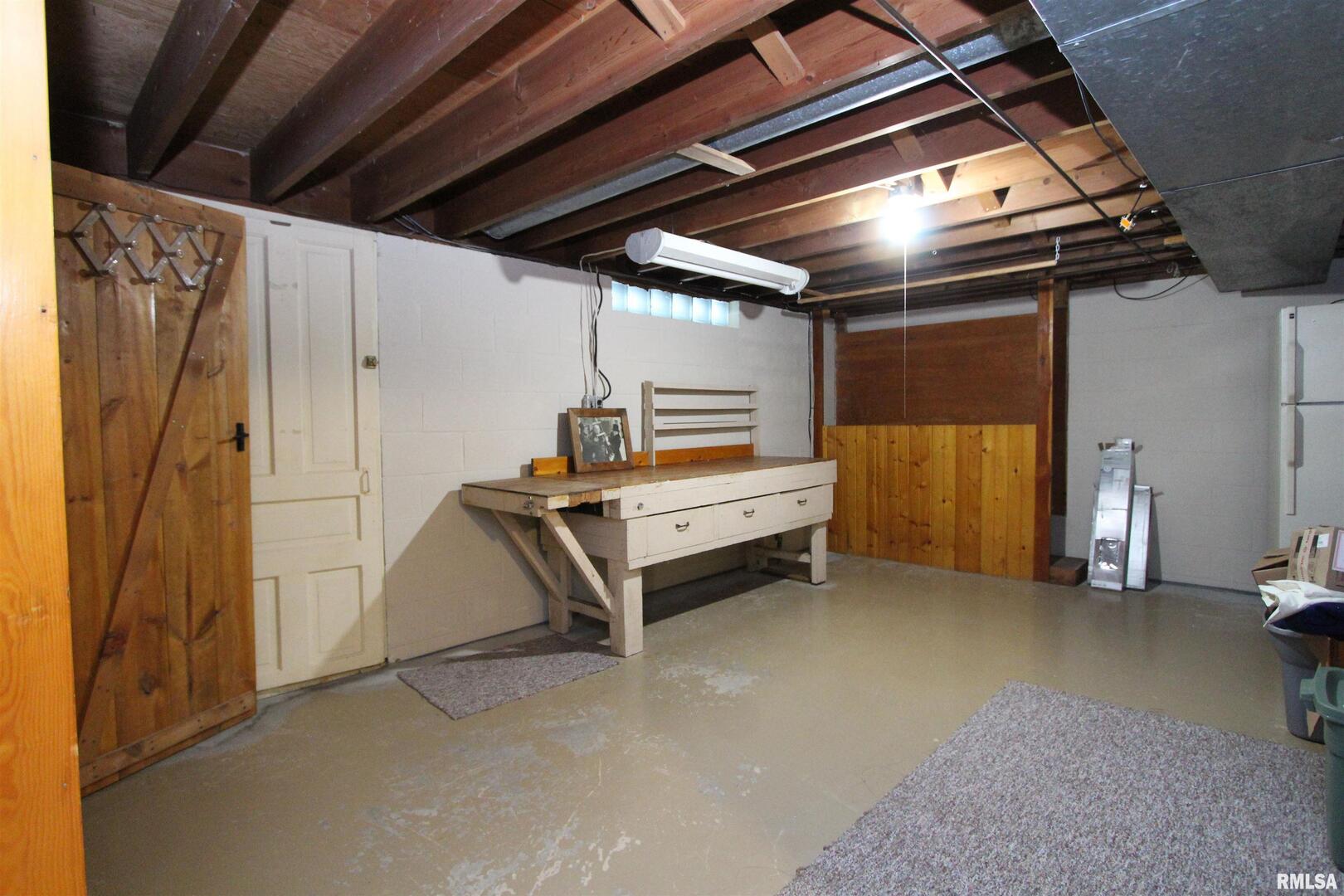 915 North 12th Street Clinton, IA 52732 - Photo 18 of 22