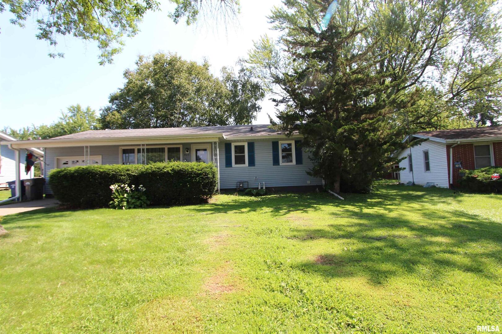 915 North 12th Street Clinton, IA 52732 - Photo 2 of 22