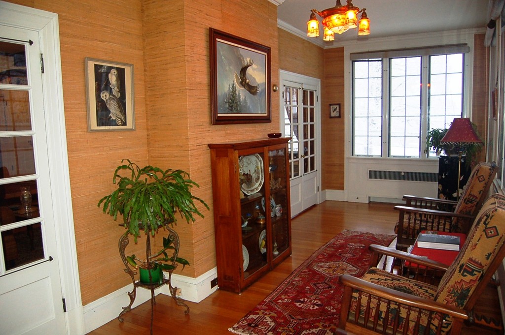 346 Gaskill Street Woonsocket, RI 02895 - Photo 10 of 25 a living room with furniture and a potted plant