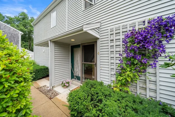 $429,000 | 4 Barberry Mews, Unit 4, Sandwich, MA 02563