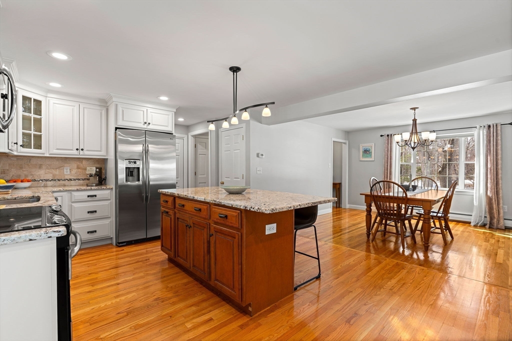 6 Exeter Way Andover, MA 01810 - Photo 4 of 42