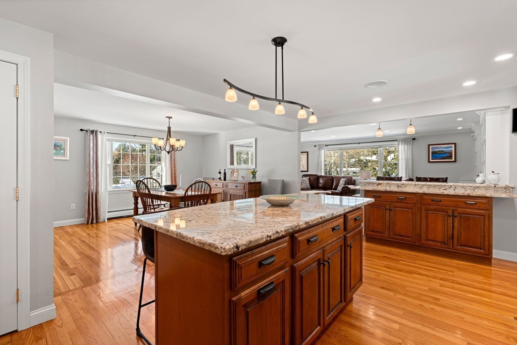 6 Exeter Way Andover, MA 01810 - Photo 5 of 42