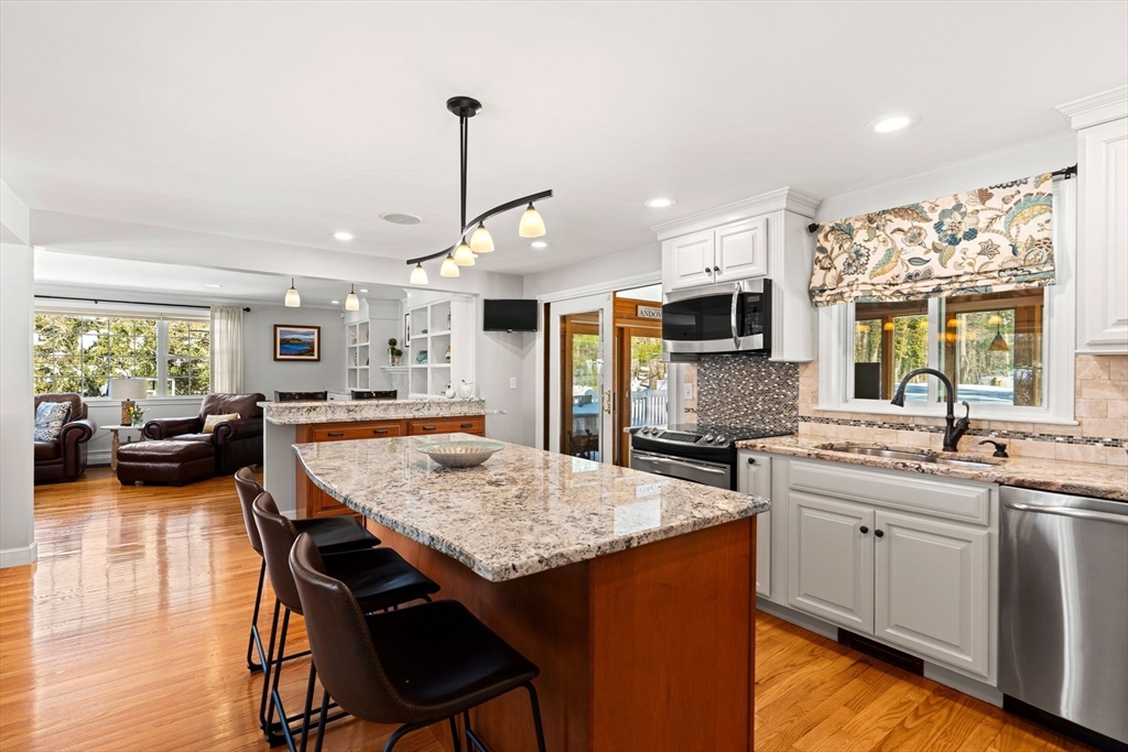 6 Exeter Way Andover, MA 01810 - Photo 6 of 42