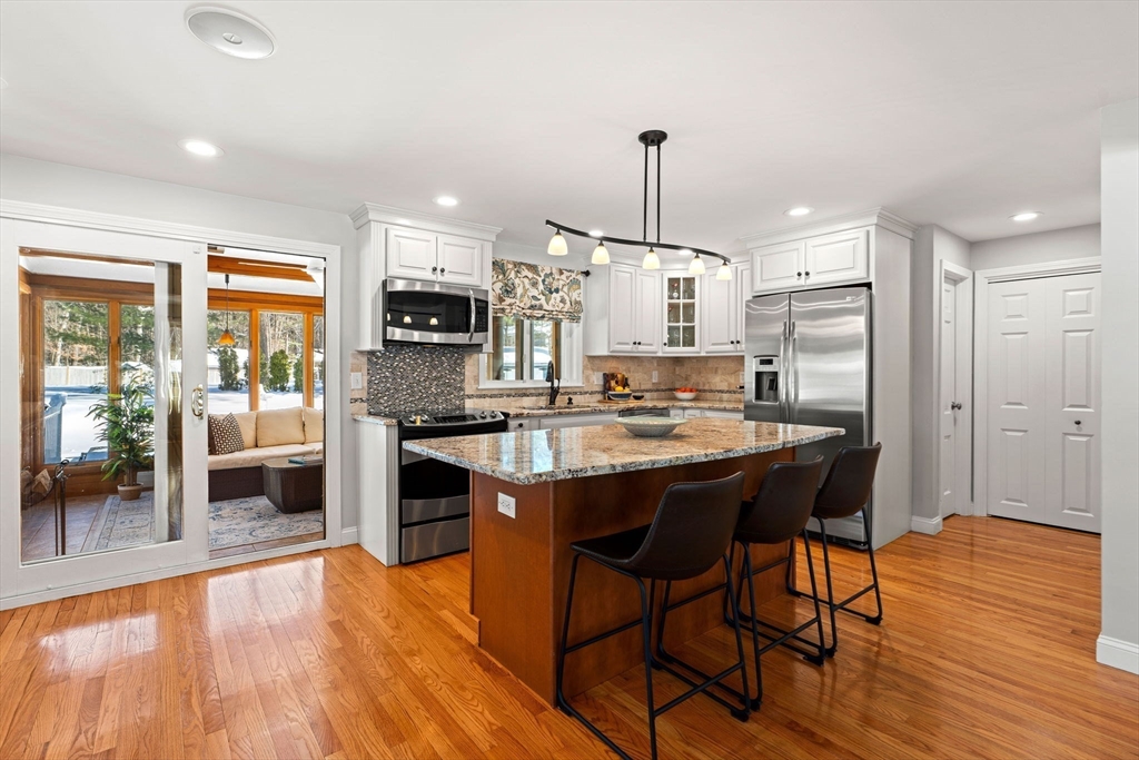 6 Exeter Way Andover, MA 01810 - Photo 7 of 42