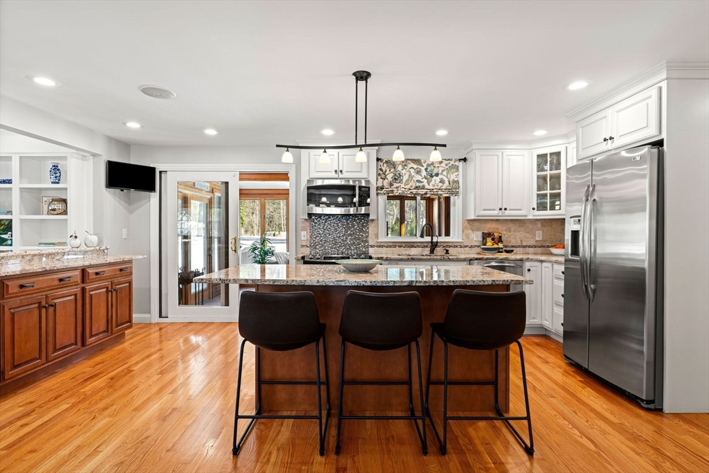 6 Exeter Way Andover, MA 01810 - Photo 8 of 42