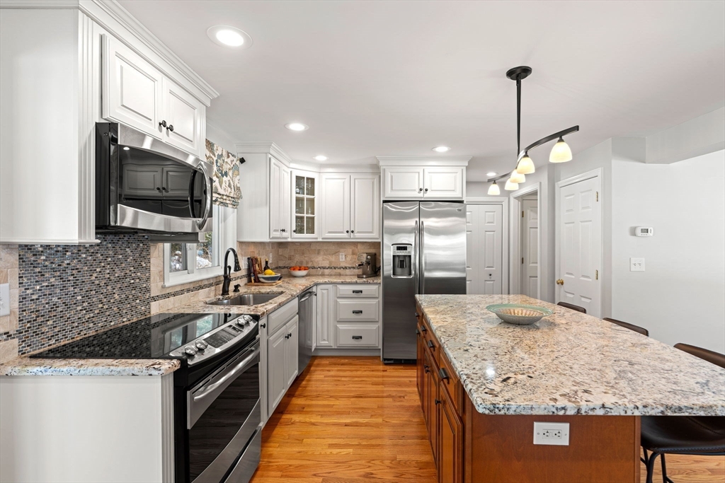 6 Exeter Way Andover, MA 01810 - Photo 9 of 42