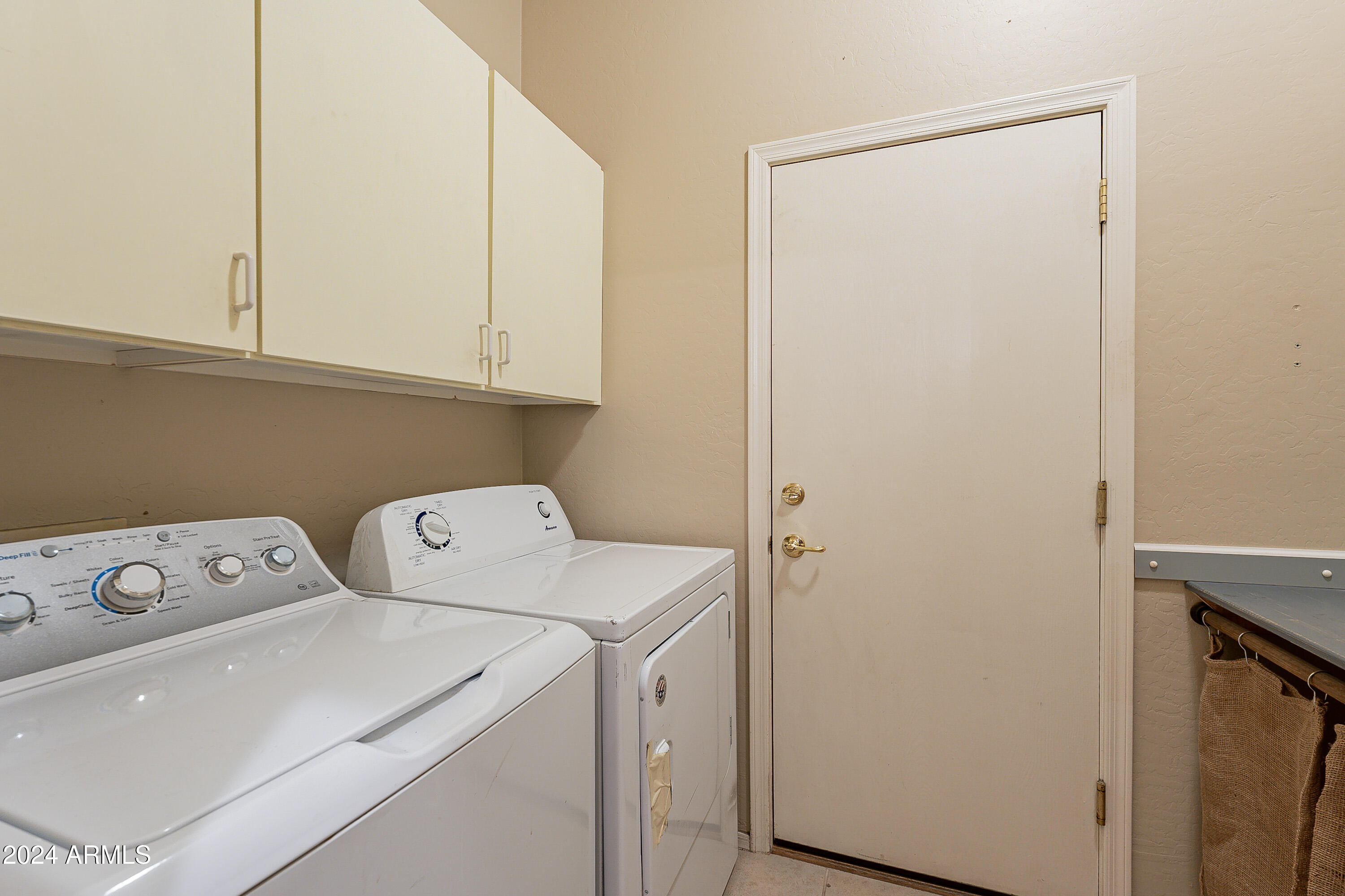 43366 West Venture Road Maricopa, AZ 85138 - Photo 12 of 18 Laundry Room Washer & Dryer Stays