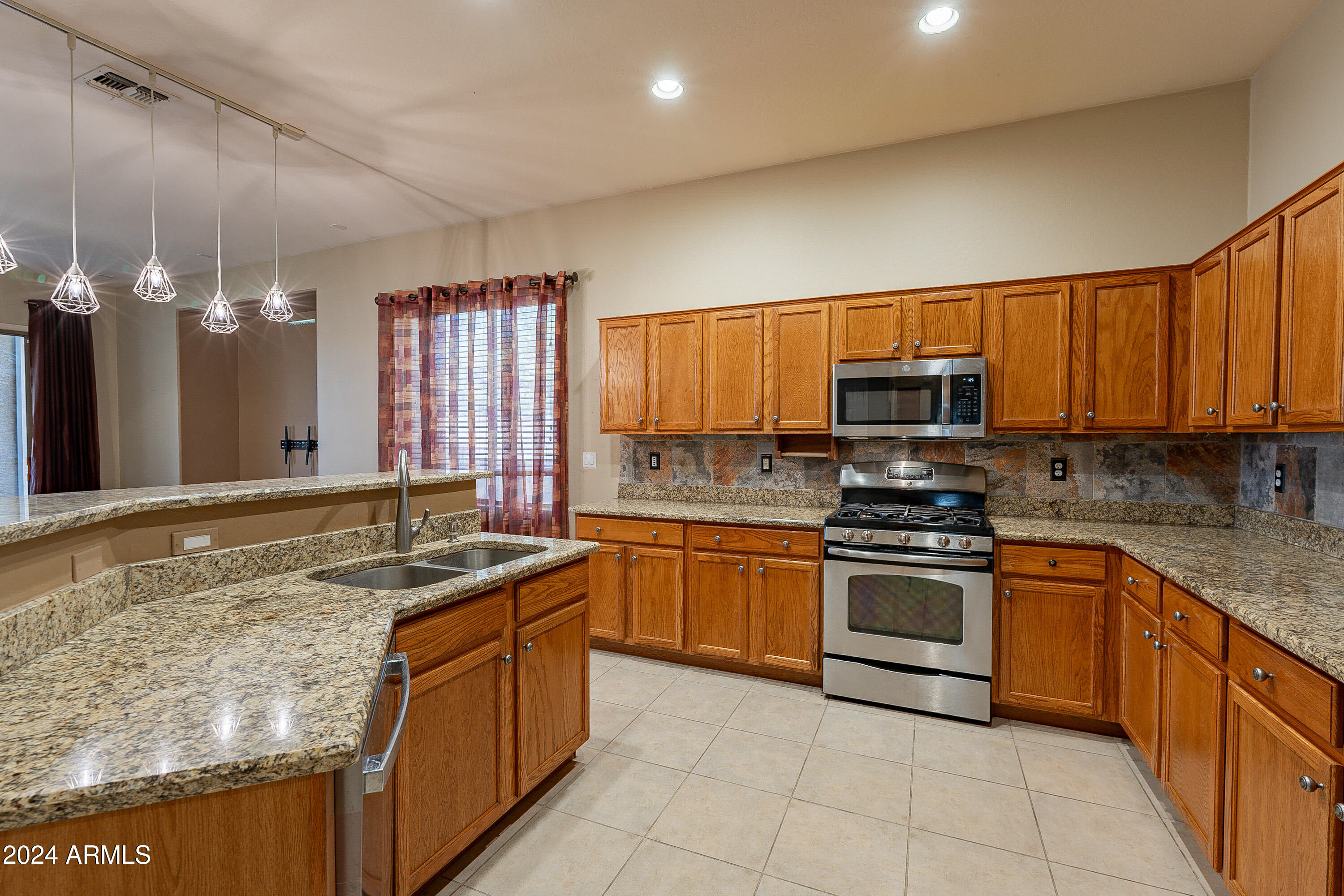 43366 West Venture Road Maricopa, AZ 85138 - Photo 5 of 18 Kitchen with Island