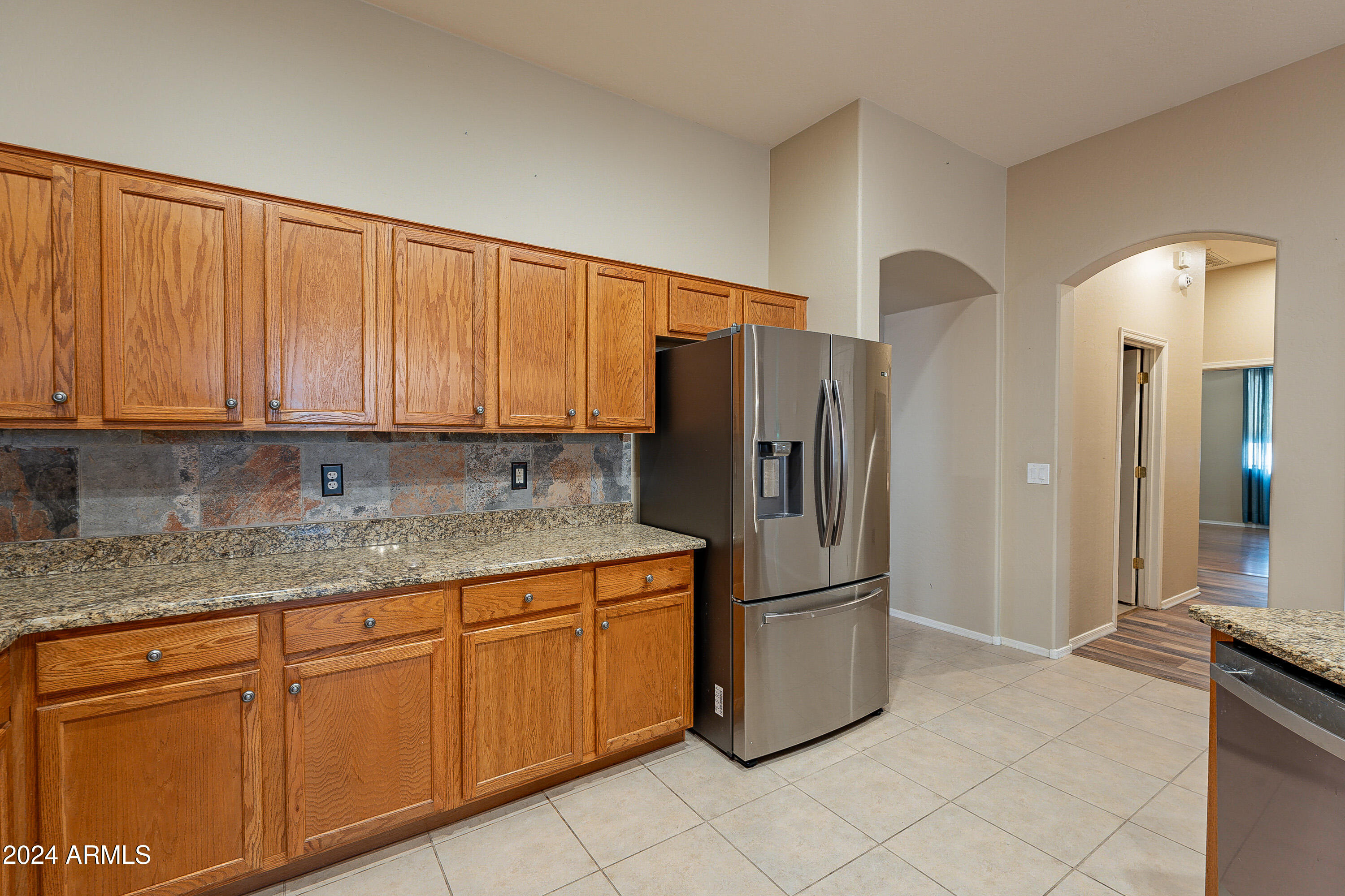 43366 West Venture Road Maricopa, AZ 85138 - Photo 7 of 18 Kitchen Refridgerator Stays