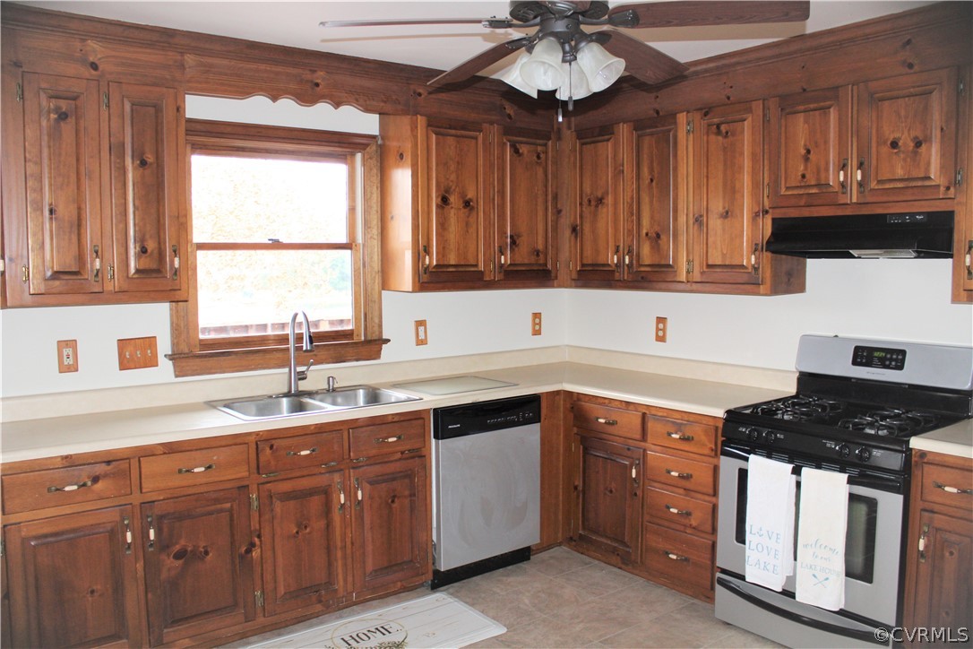 2218 Overlook Road Powhatan, VA 23139 - Photo 8 of 32 Gallery Image 8