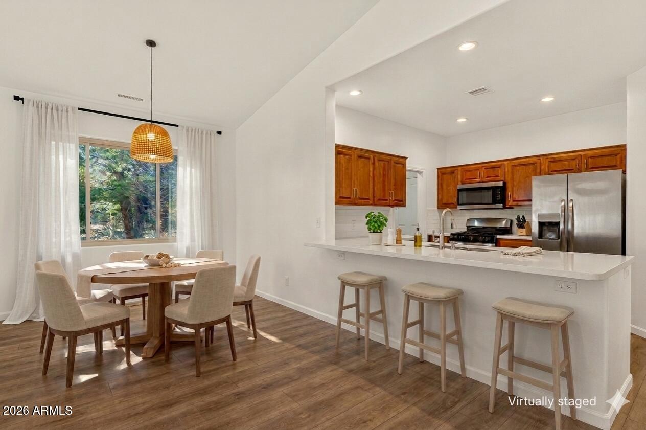 600 Brookline Loop Williams, AZ 86046 - Photo 14 of 43 Dining area and breakfast bar