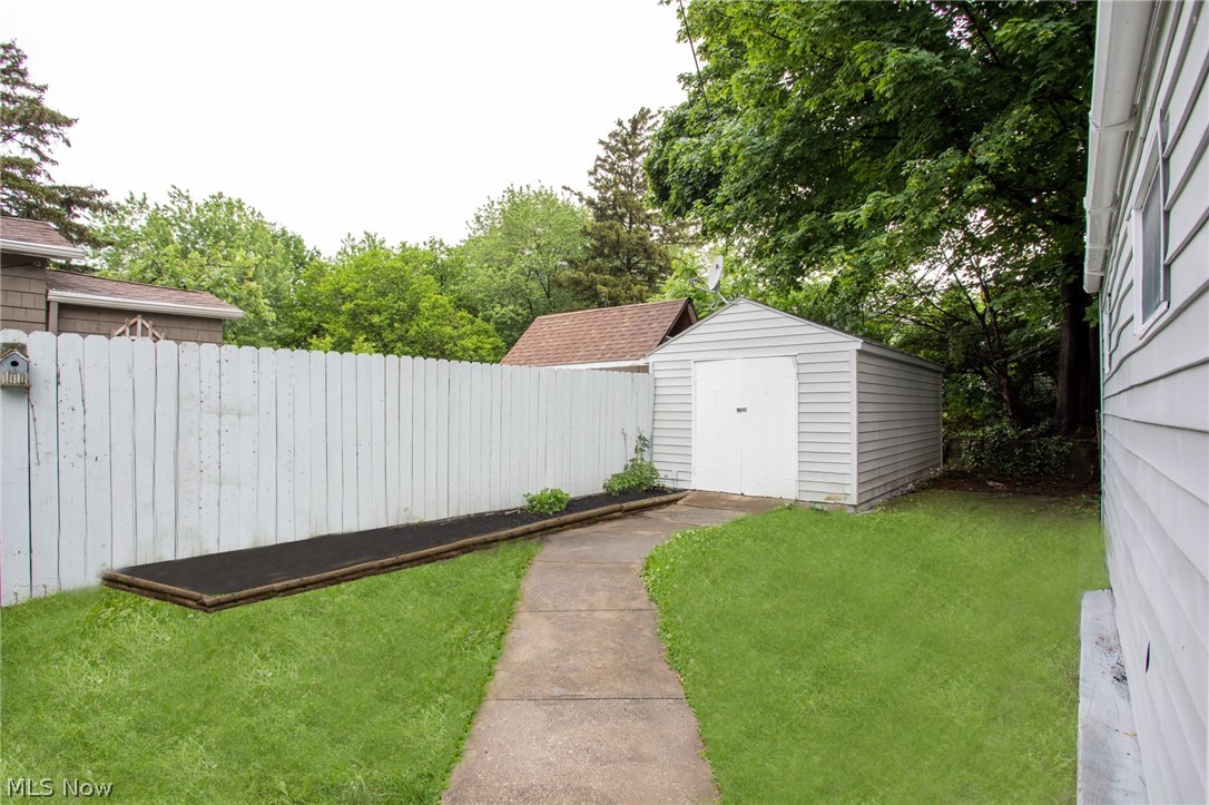 17909 Brazil Road Cleveland, OH 44119 - Photo 34 of 35 Gallery Image 34