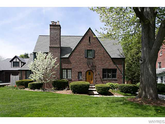 63 Ruskin Road Amherst, NY 14226 - Photo 1 of 1 Exterior Front
