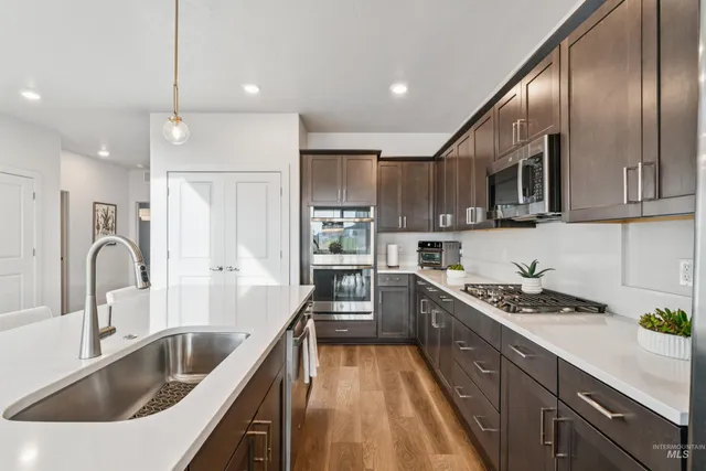 $679,000 | 305 East Cusick Street, Meridian, ID 83642