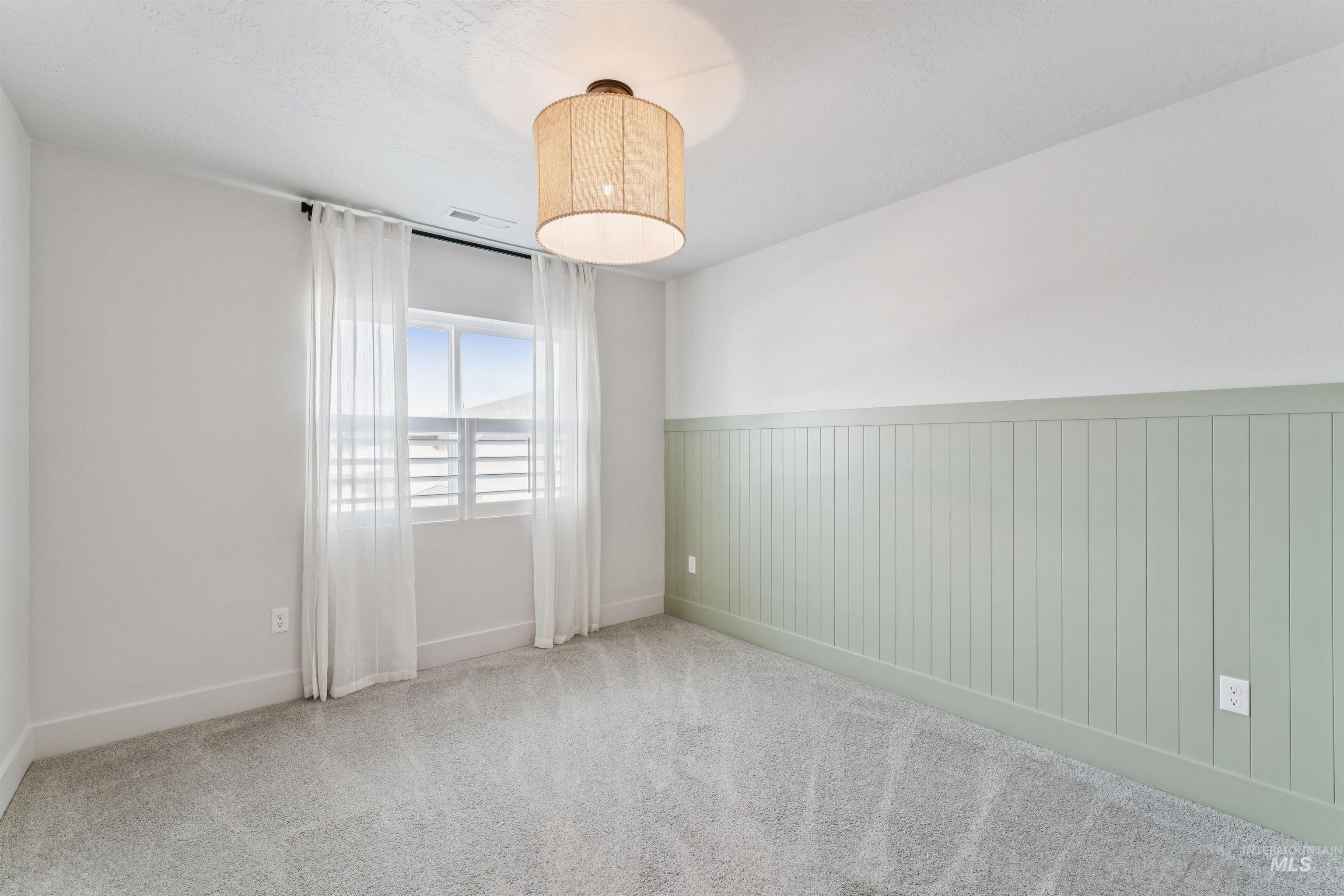 305 East Cusick Street Meridian, ID 83642 - Photo 28 of 50