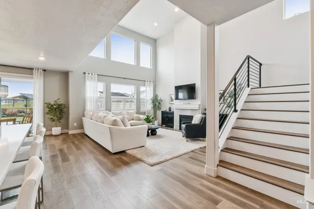 $679,000 | 305 East Cusick Street, Meridian, ID 83642