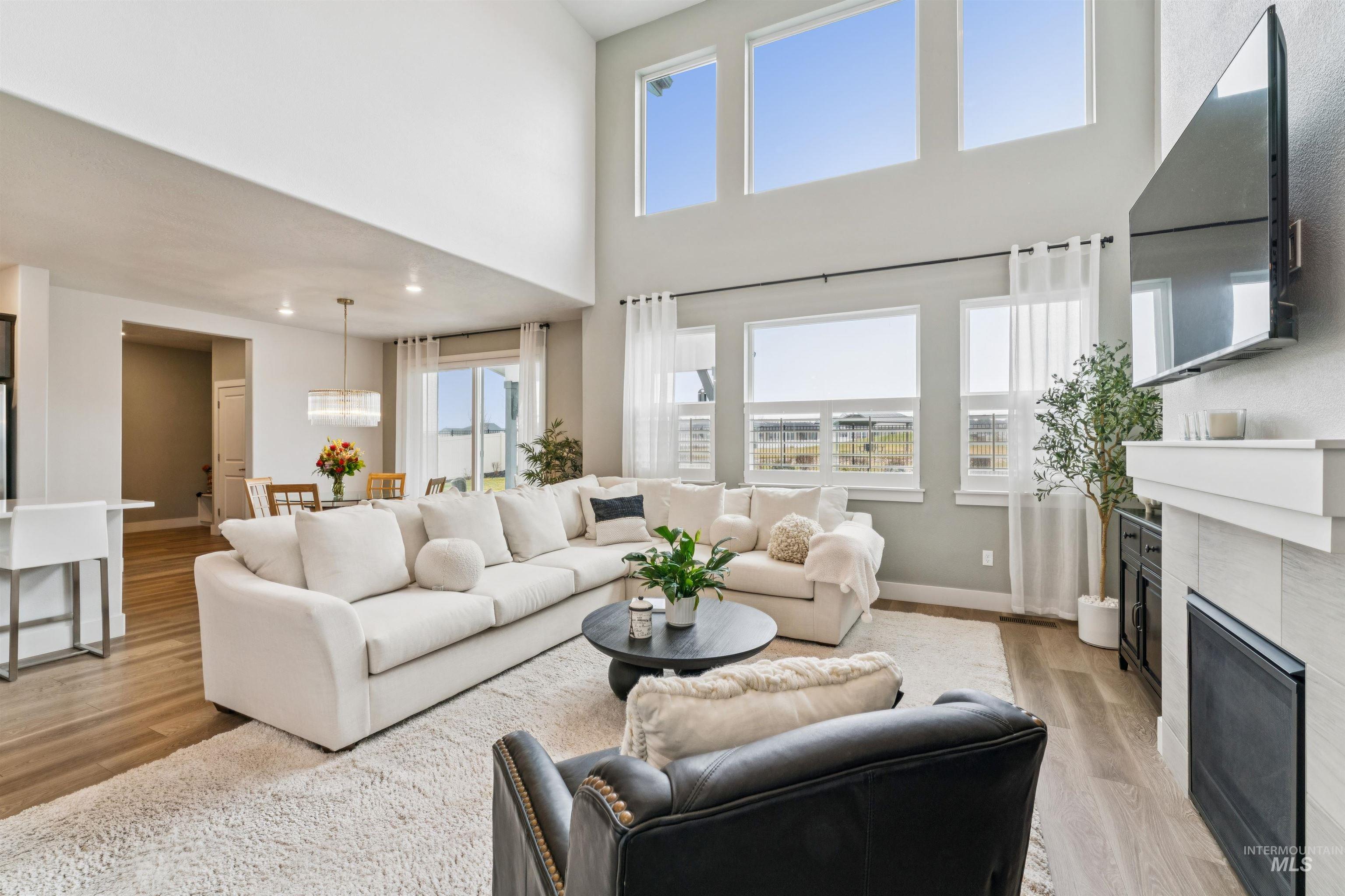 305 East Cusick Street Meridian, ID 83642 - Photo 7 of 50