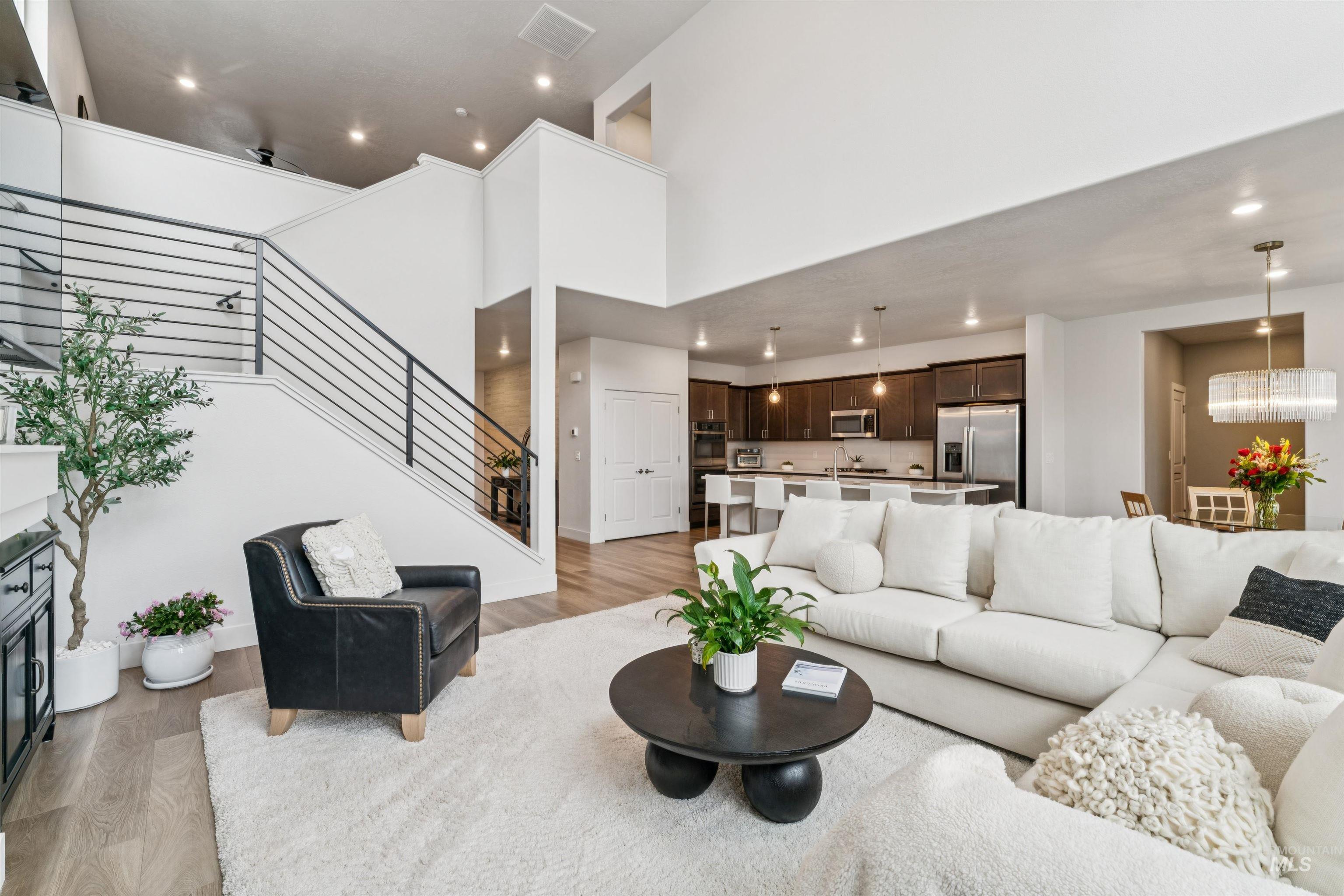 305 East Cusick Street Meridian, ID 83642 - Photo 8 of 50