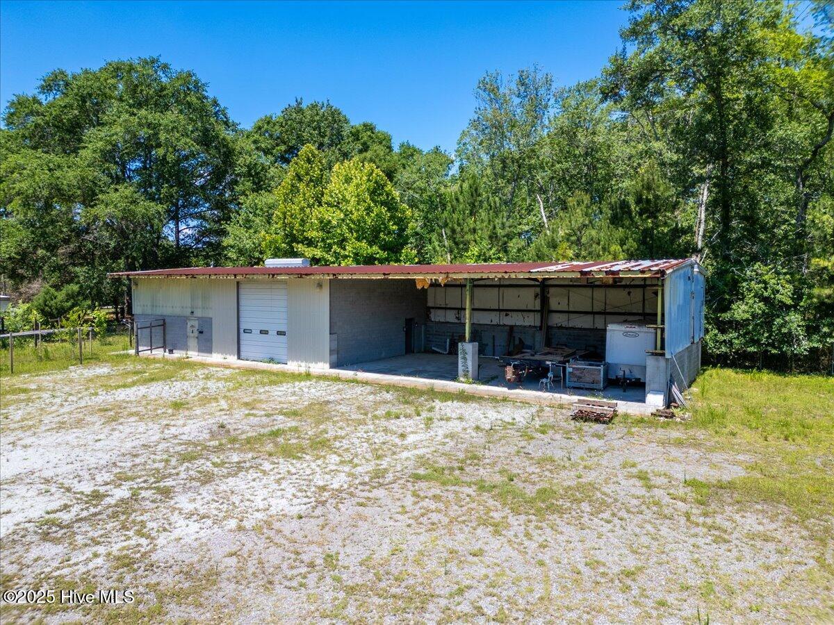 680 Half Moon Road New Bern, NC 28560 - Photo 12 of 12 One end has an apartment that needs work