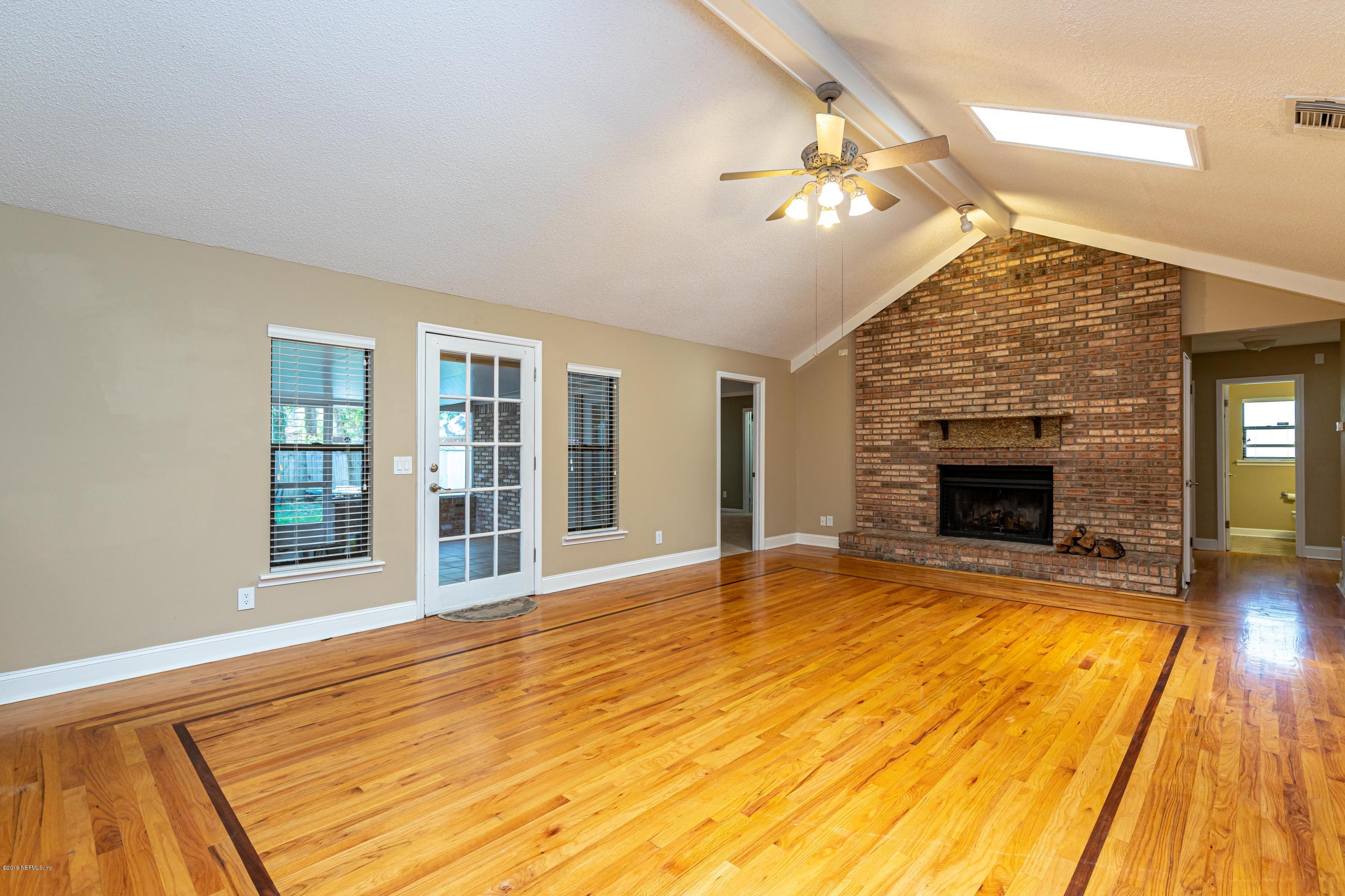 3244 Marbon Road Jacksonville, FL 32223 - Photo 5 of 40 Living Room