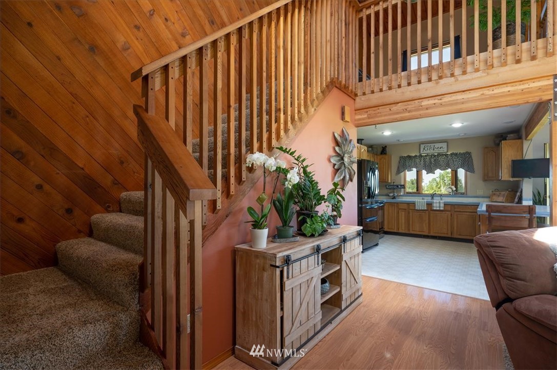 320 East Axton Road Bellingham, WA 98226 - Photo 11 of 40 a view of living room kitchen and entryway