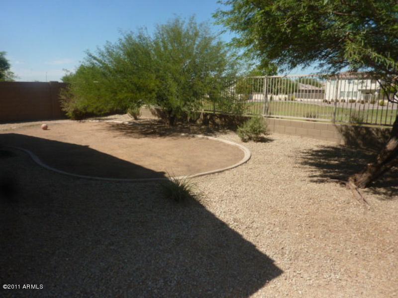 2402 West Apollo Road Phoenix, AZ 85041 - Photo 15 of 23 Backyard