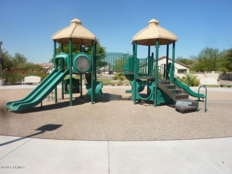 2402 West Apollo Road Phoenix, AZ 85041 - Photo 18 of 23 Play Area