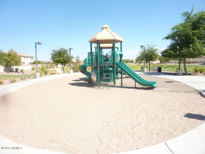 2402 West Apollo Road Phoenix, AZ 85041 - Photo 19 of 23 Greenbelt