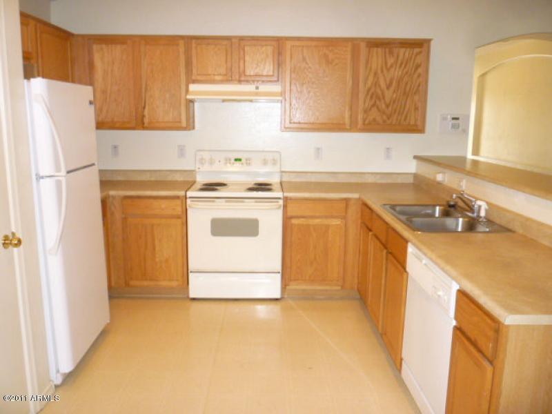 2402 West Apollo Road Phoenix, AZ 85041 - Photo 2 of 23 Kitchen