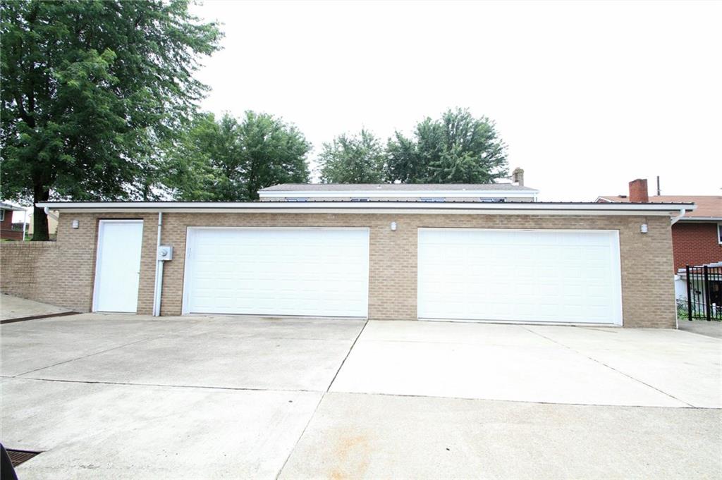101 Louis Street McKees Rocks, PA 15136 - Photo 22 of 24 garage