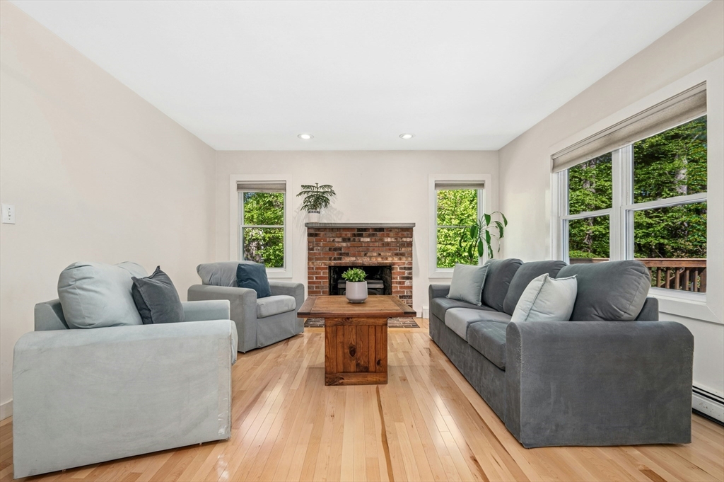 25 Warren Street Upton, MA 01568 - Photo 6 of 40 Gallery Image 6
