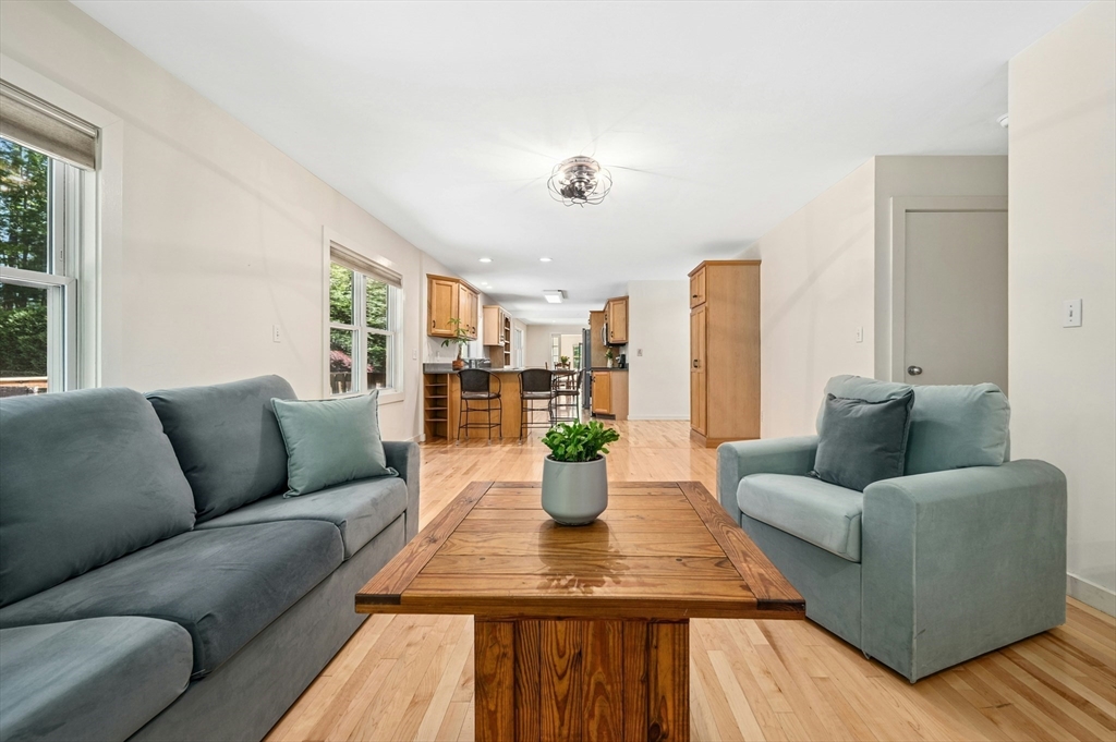 25 Warren Street Upton, MA 01568 - Photo 7 of 40 Gallery Image 7