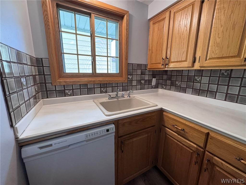 685 Longmeadow Road Amherst, NY 14226 - Photo 10 of 36 Gallery Image 10